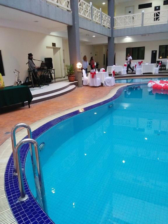 Sutera Hotel Серембан Екстериор снимка