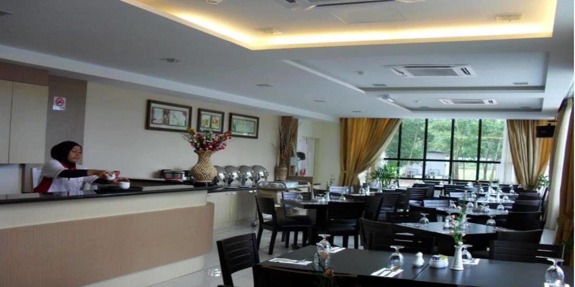 Sutera Hotel Серембан Екстериор снимка