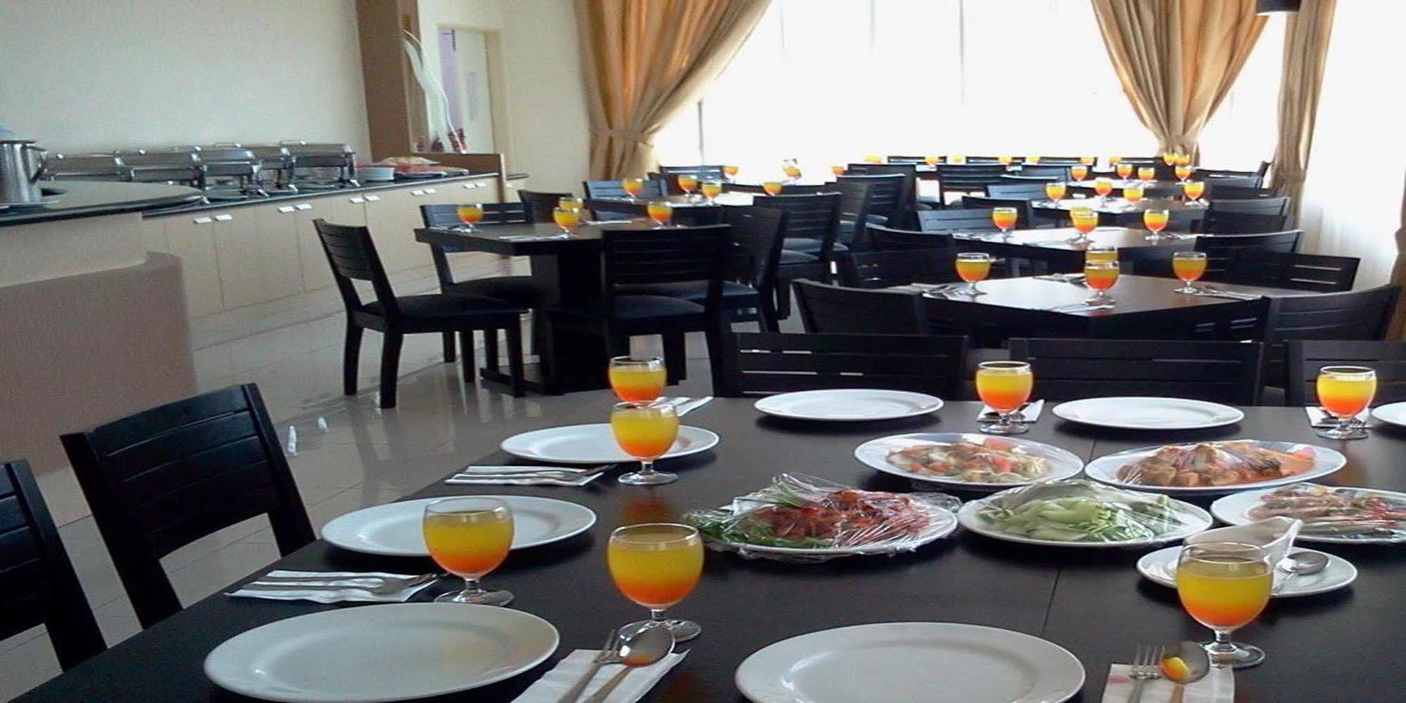 Sutera Hotel Серембан Екстериор снимка