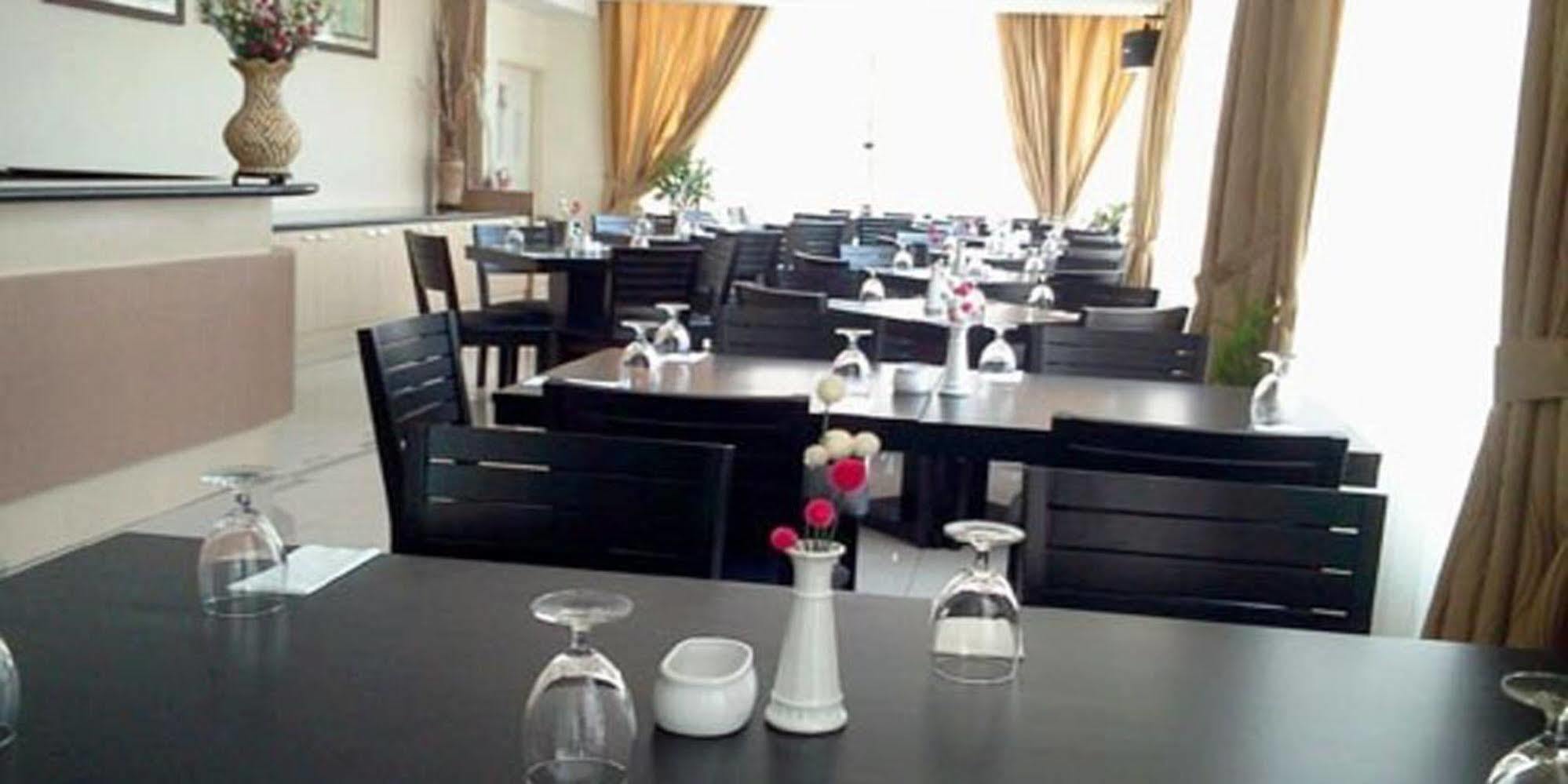 Sutera Hotel Серембан Екстериор снимка